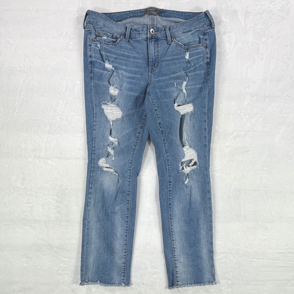 Torrid Crop Boyfriend Jeans Sz 12 Vintage Stretch Distressed Raw Hem Medium Wash